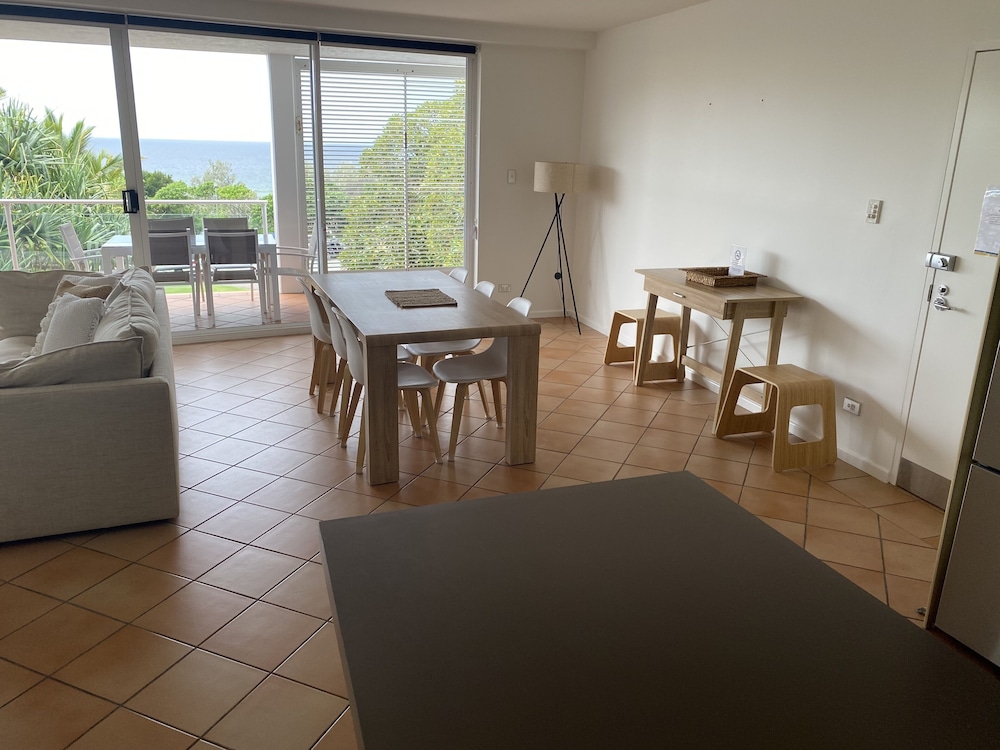 Aqua Promenade Beachfront Apartments — 4-Star Luxury Hotel in Sunrise Beach, Australia