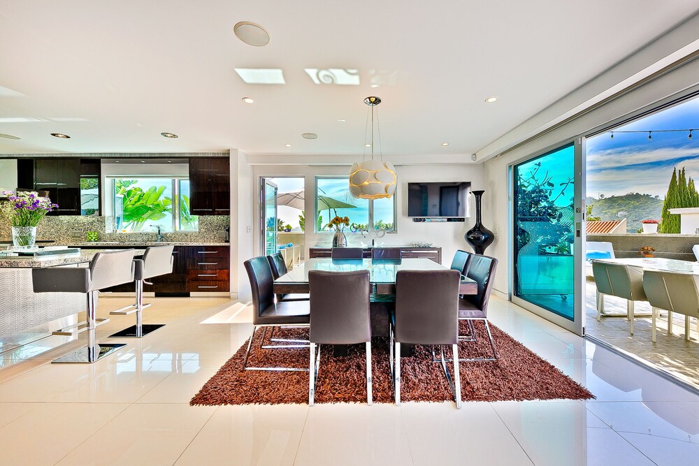 Hollywood Estate With Stunning Views - photo 22