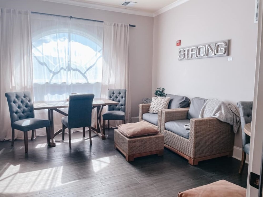 Majestic Inn & Spa - photo 26