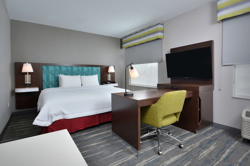 Hampton Inn & Suites by HIlton Charlotte North I 485 - photo 18