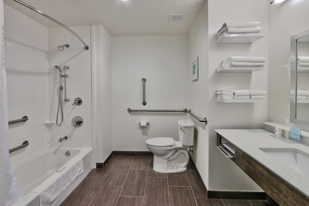 Hampton Inn & Suites Guthrie - photo 23
