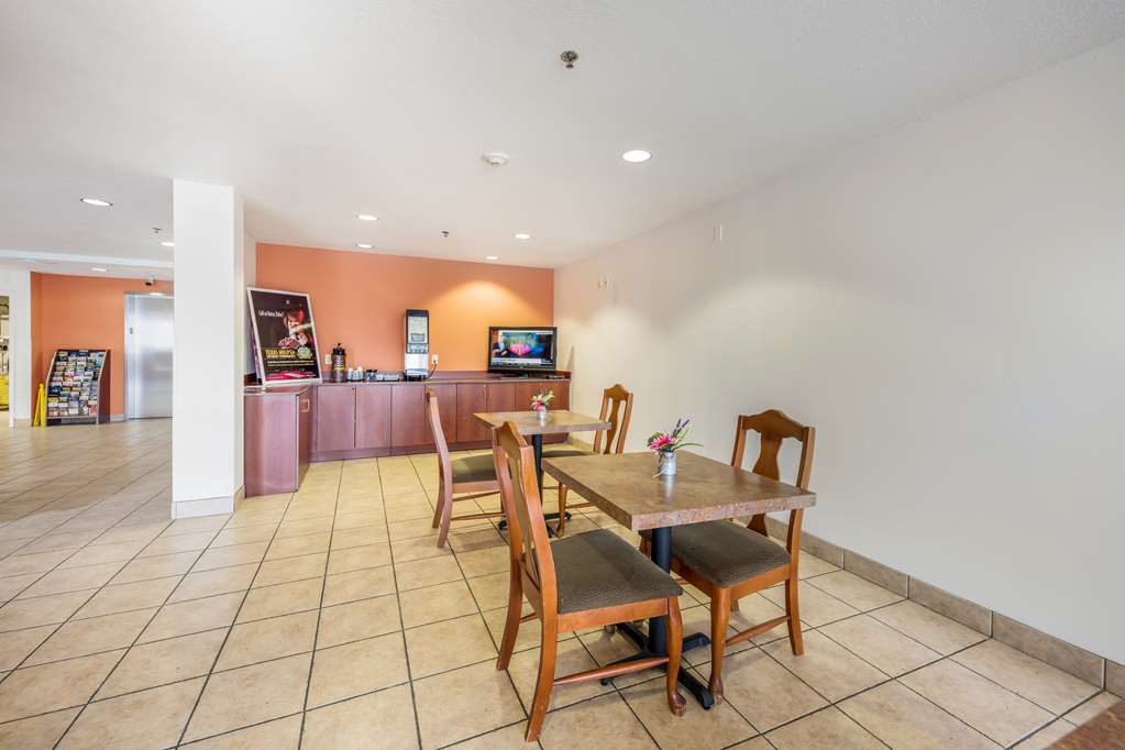 Americas Best Value Inn & Suites Brunswick - photo 10