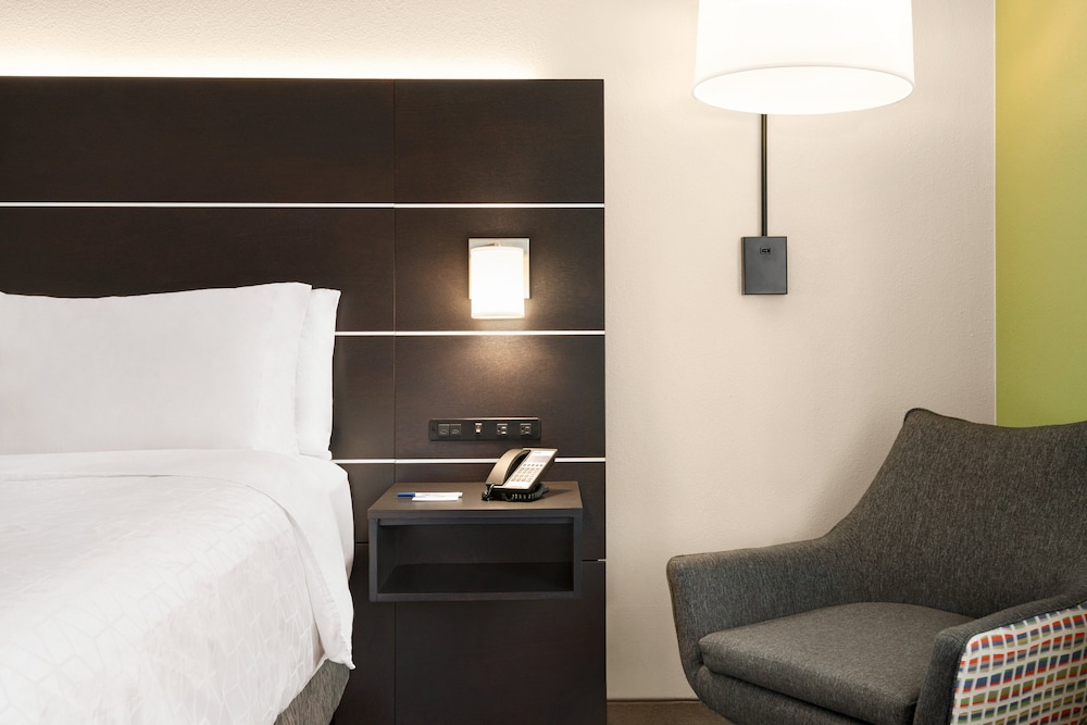 Holiday Inn Express & Suites McAlester by IHG - photo 8