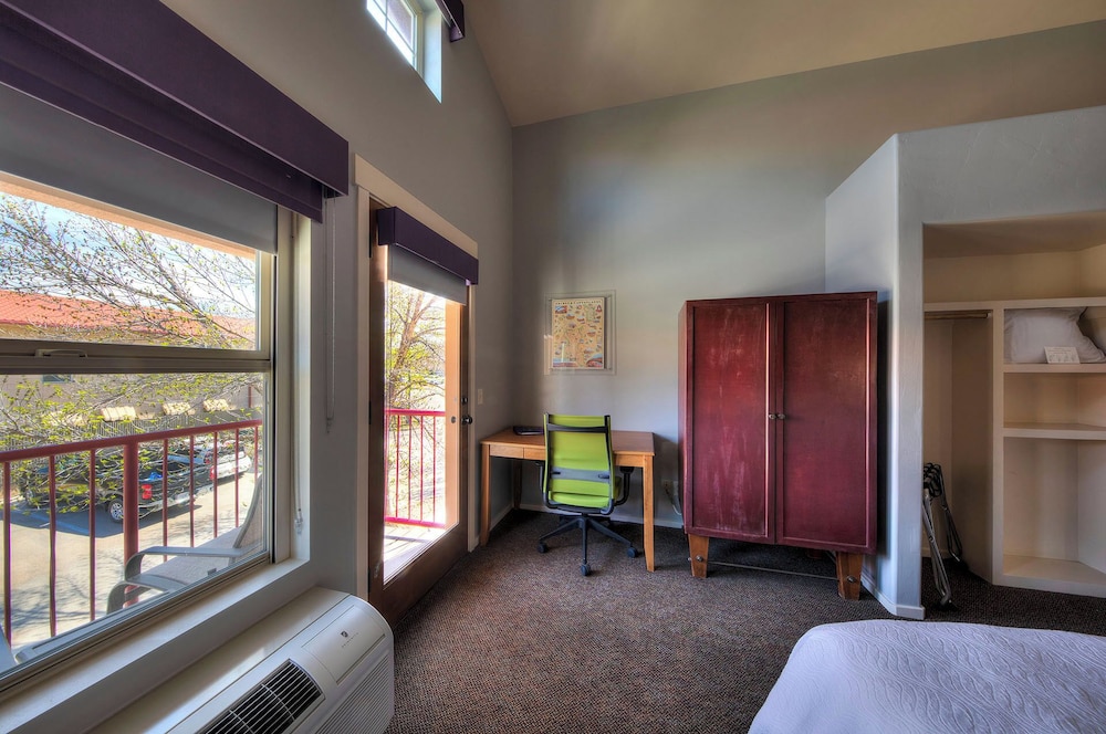The Gonzo Inn - photo 41
