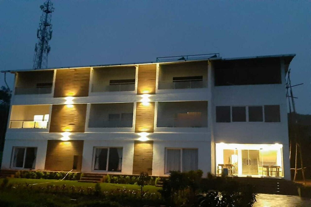 Hotel Amora Premium in Mahabaleshwar, India