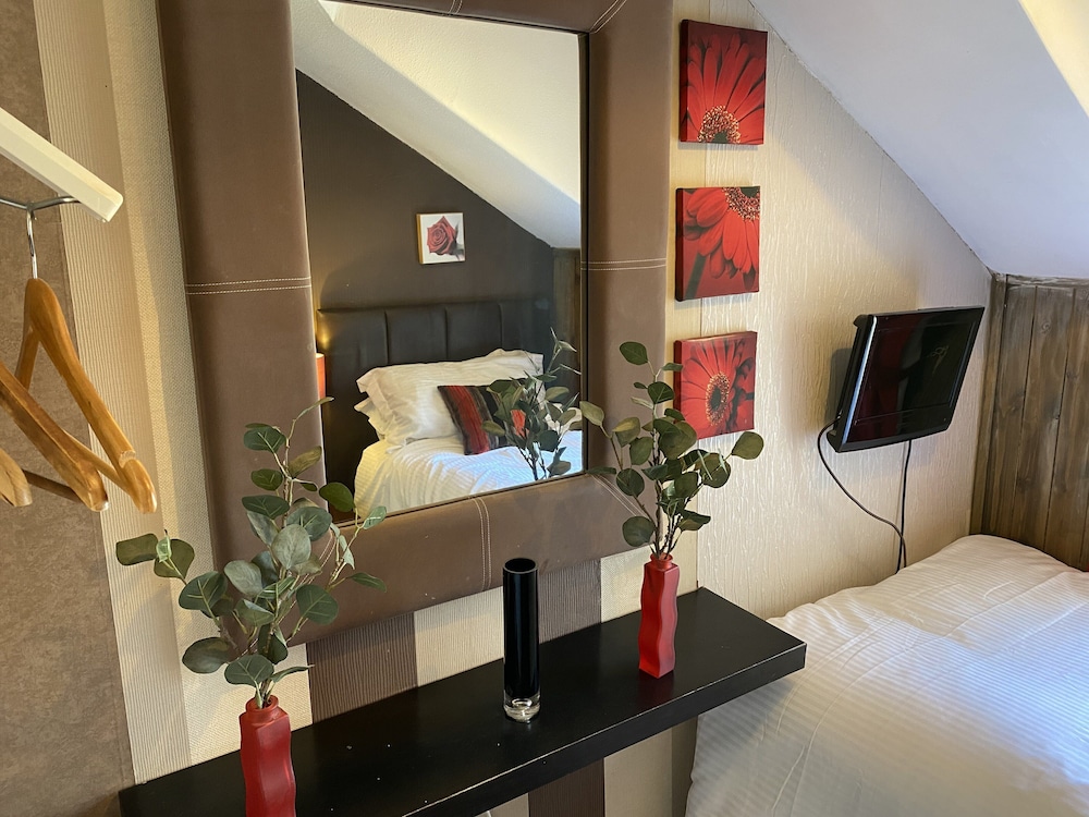 De Lovely — 4-Star Luxury Hotel in Blackpool, United Kingdom