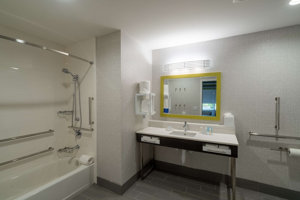 Hampton Inn Hardeeville - photo 17