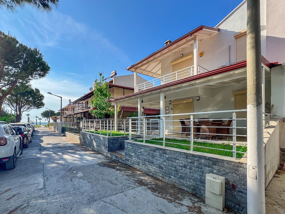 Villa Kumsal — 4-Star Luxury Hotel in Kusadasi, Turkey