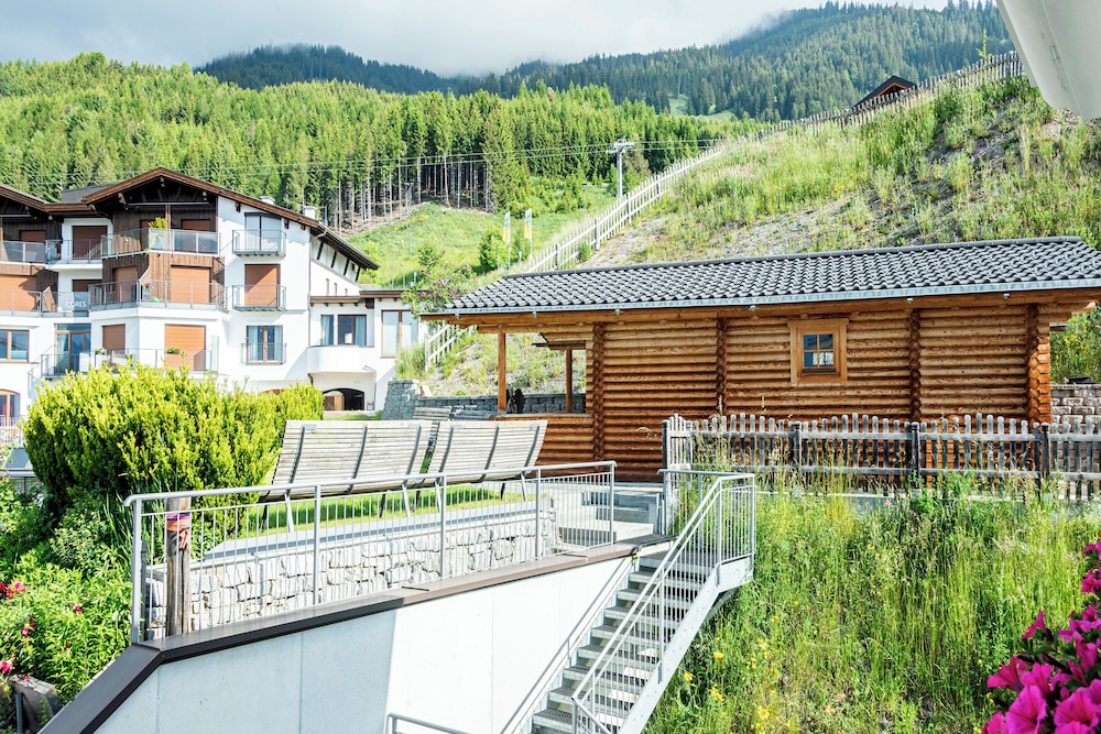 Haus Sonnenterrasse — 4-Star Luxury Hotel in Fiss, Austria