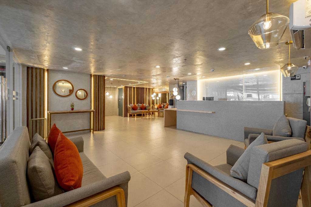 iHotel Uptown BGC - last minute hotel in Manila