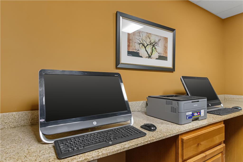 Best Western Plus Hiawatha Hotel - photo 7