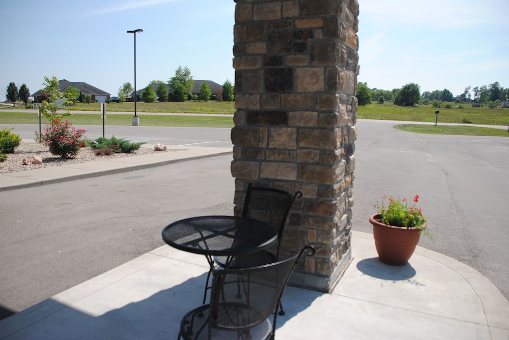 Cobblestone Hotel & Suites Charlestown IN - photo 38