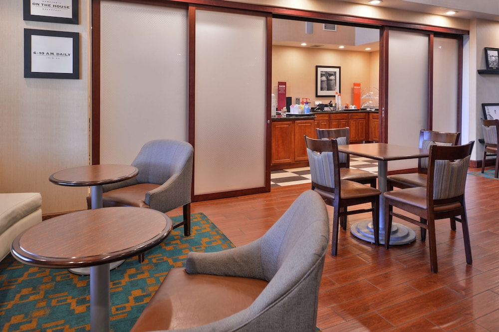 Hampton Inn & Suites Woodland Sacramento Area - photo 39