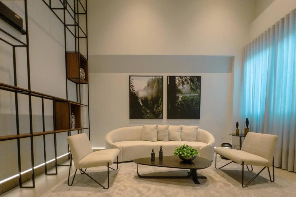 Apartamento Luxo Central CA704 — 4-Star Luxury Hotel in Maringa, Brasil