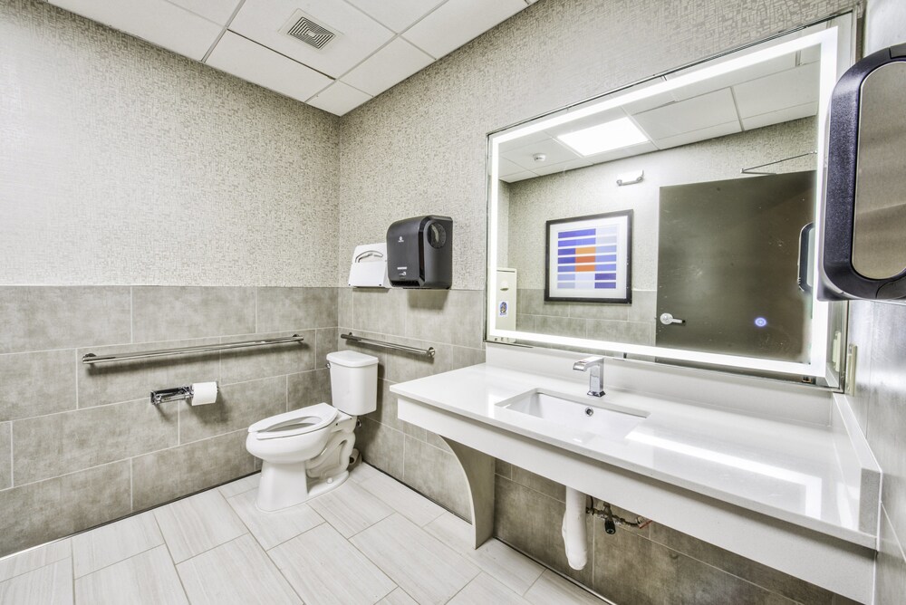 Holiday Inn Express & Suites Dallas NW Farmers Branch by IHG - photo 21