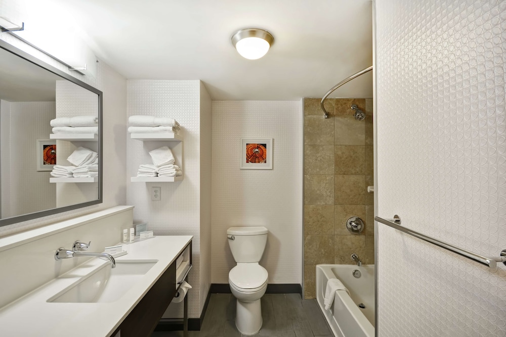 Hampton Inn & Suites Columbus Easton Area - photo 25