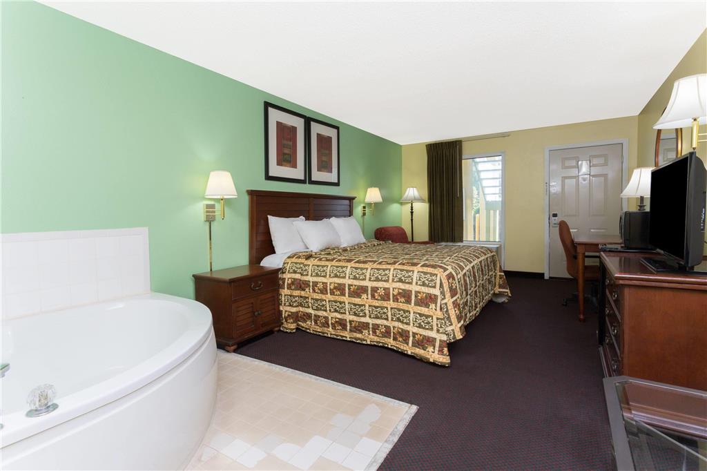 Days Inn by Wyndham Lamont Monticello - photo 9