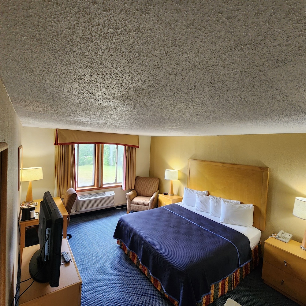 Katahdin Inn & Suites - photo 8