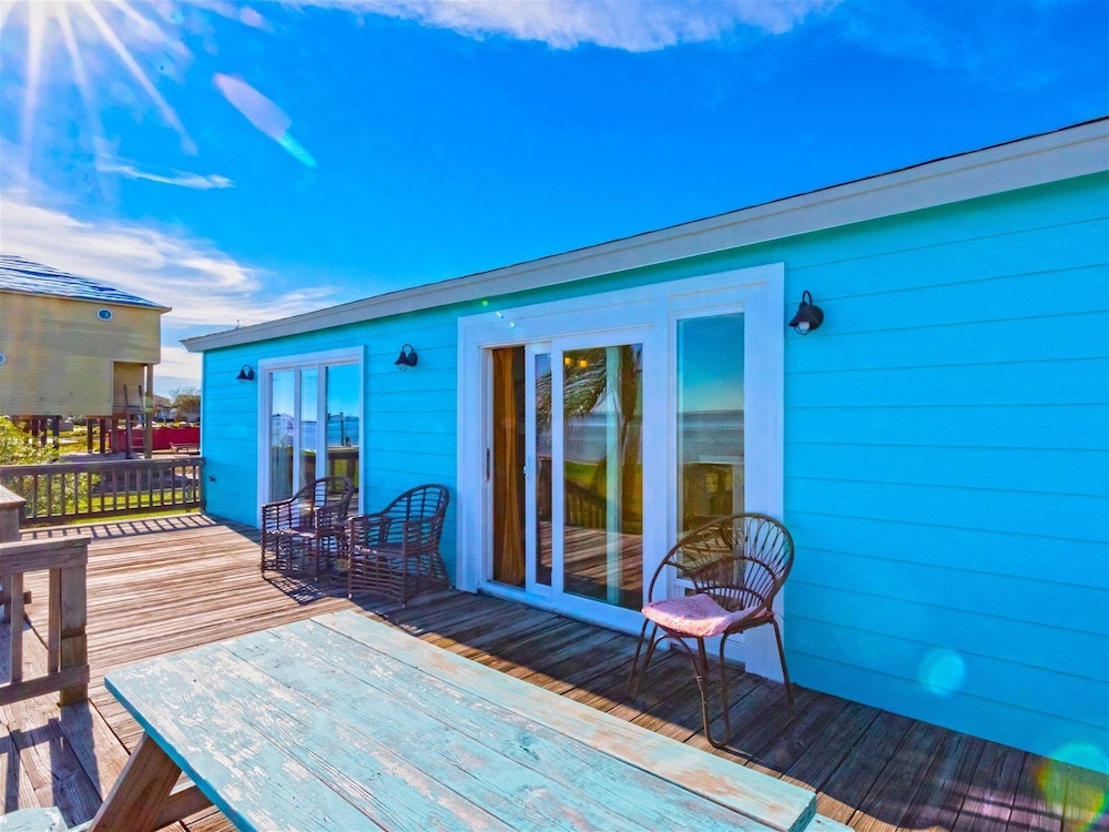 Kitty by the Sea - photo 20