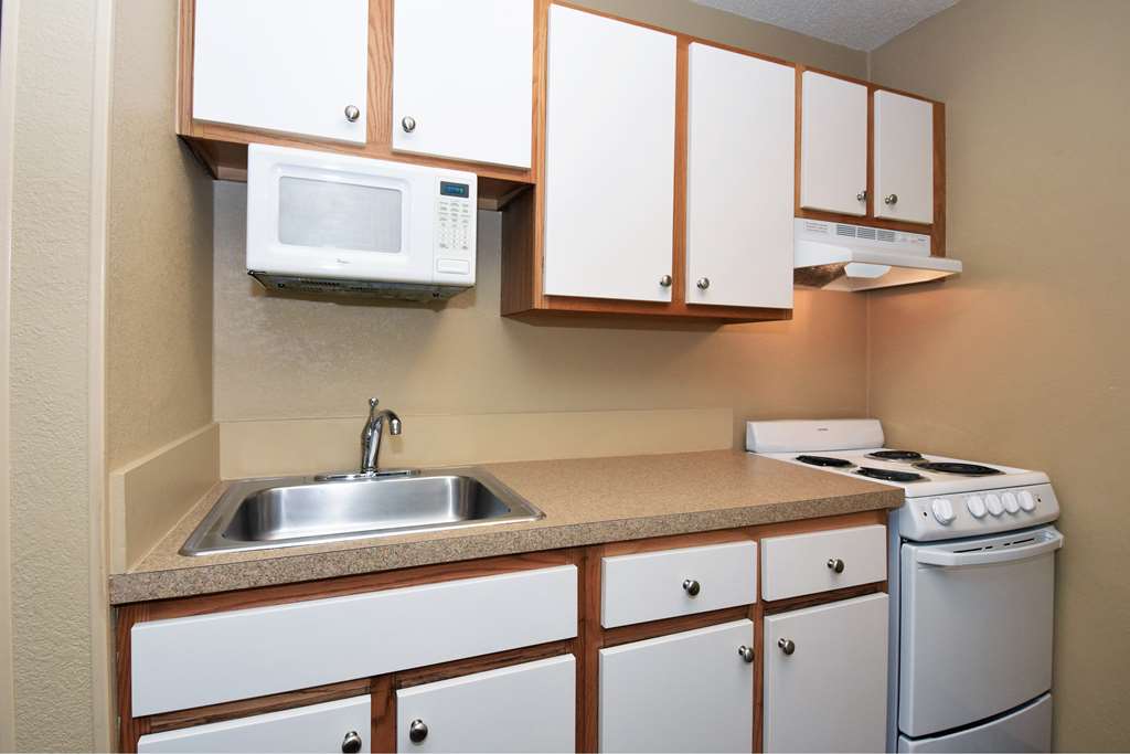 Candlewood Suites Jacksonville Southpoint - photo 10