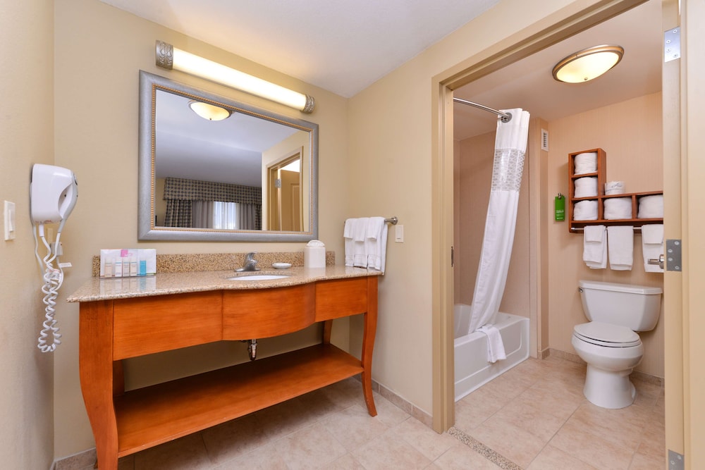 Hampton Inn Evanston - photo 27