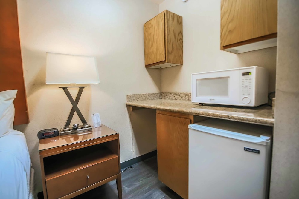 Sunrise Inn Hotel - photo 34