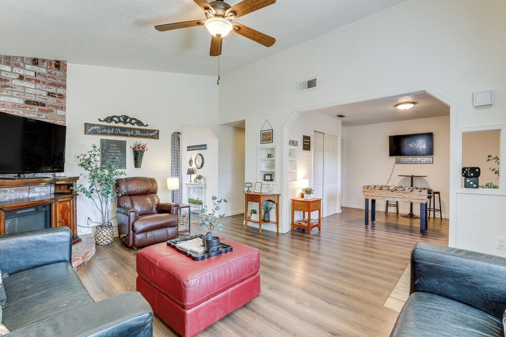 Pet friendly Yard Home 3 Mi to Sky River Casino — hotel in Elk Grove