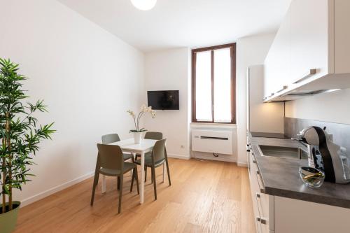 Stayeasy Fondazione Prada 3p City Center in 15 Mins — 4-Star Luxury Hotel in Milan, Italy