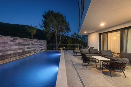 Villa in Istria with Heated Pool and 3 Bedrooms — 4-Star Luxury Hotel in Moscenicka Draga, Croatia