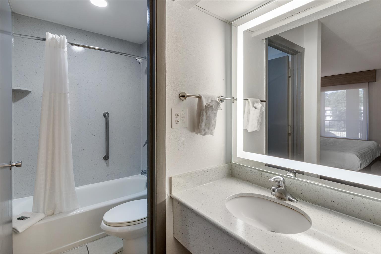 Best Western Of Walterboro - photo 32