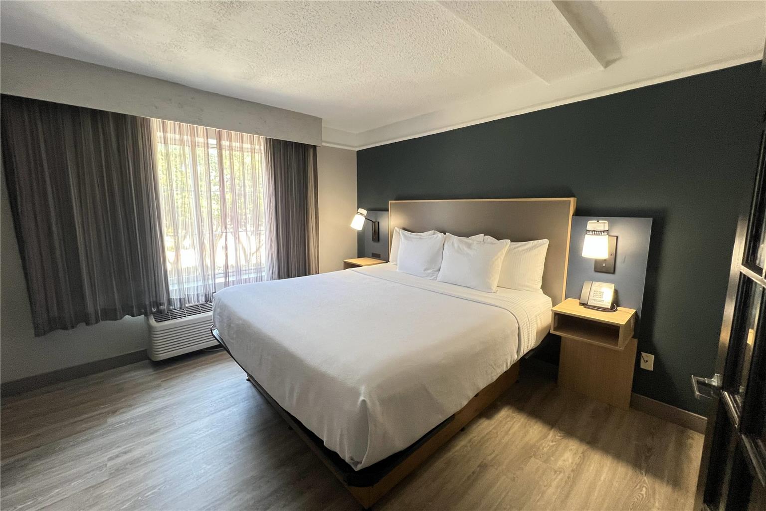 La Quinta Inn & Suites by Wyndham Dallas Arlington South - photo 12