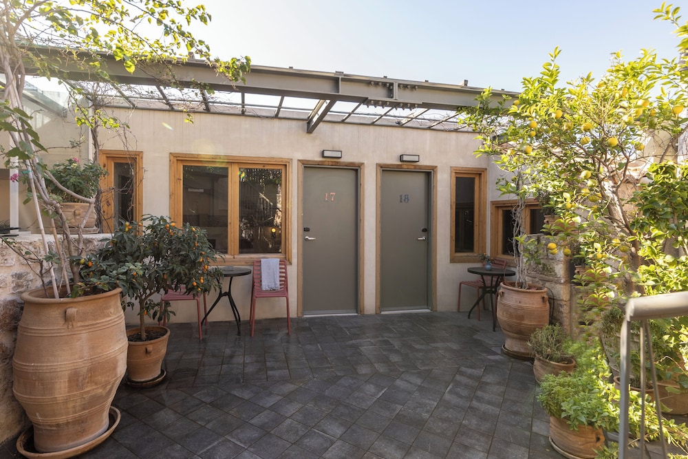 Asomaton - carbon neutral hotel in Athens