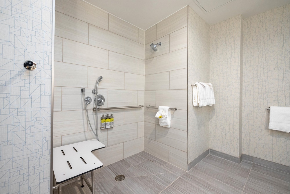 Holiday Inn Express & Suites San Jose Silicon Valley - photo 50