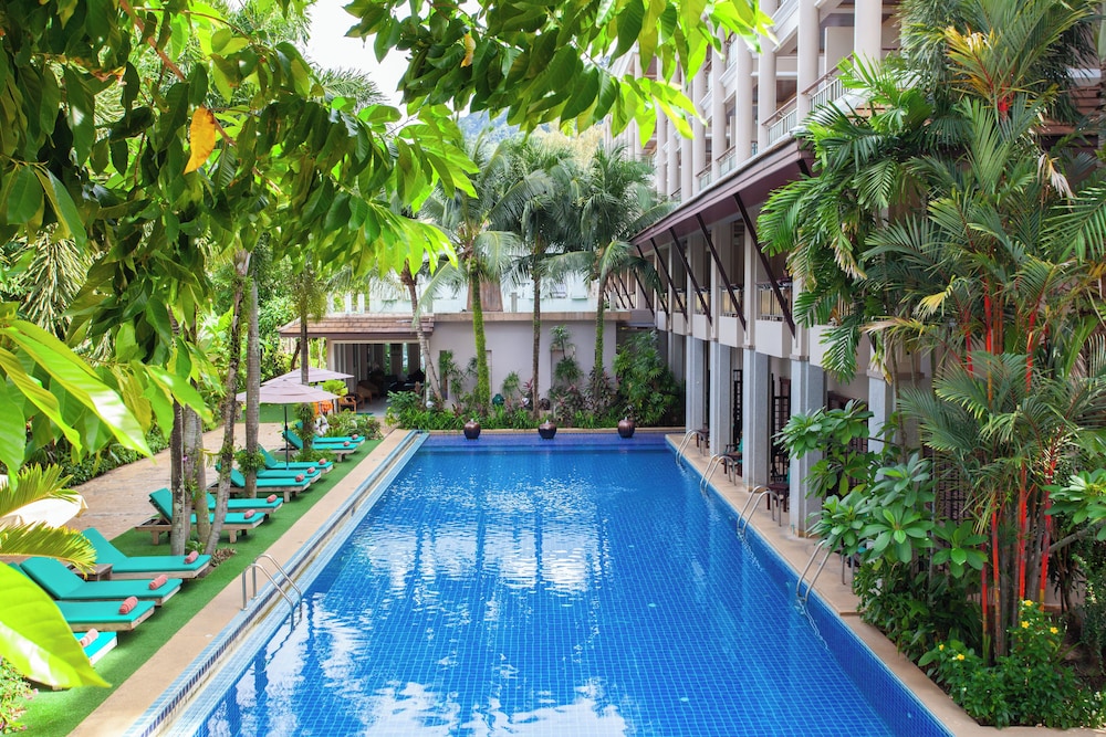 Thanthip Beach Resort Patong — 4-Star Luxury Hotel in Phuket, Thailand