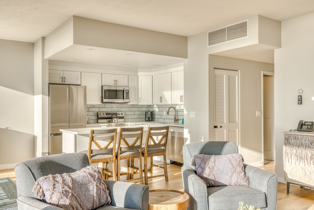 Sand & Sea Resort Condominiums - photo 571