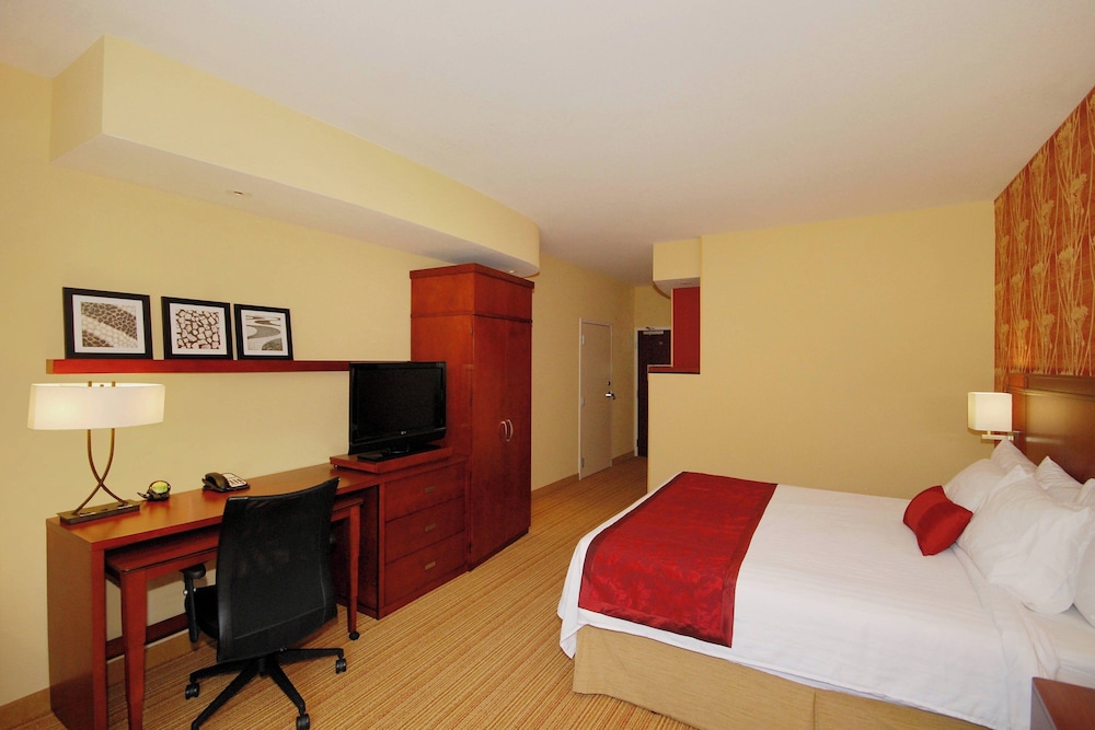 Courtyard Marriott Vicksburg - photo 12