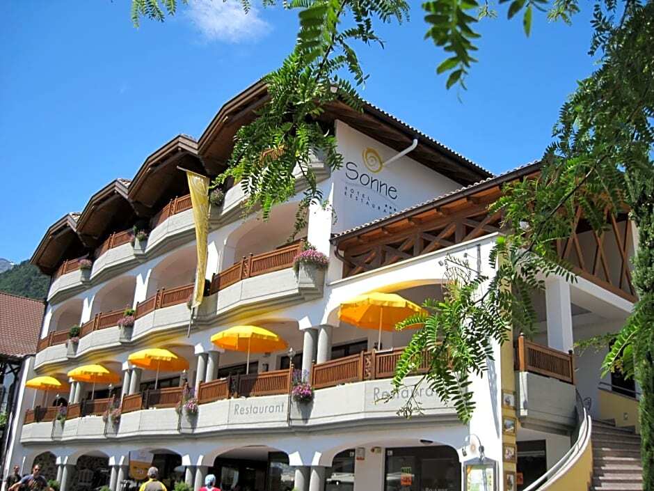 Small Hotel Sonne in Tirolo, Italy