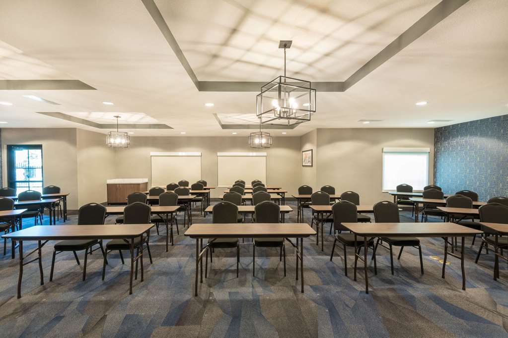 La Quinta Inn & Suites by Wyndham Las Vegas Airport South - photo 35