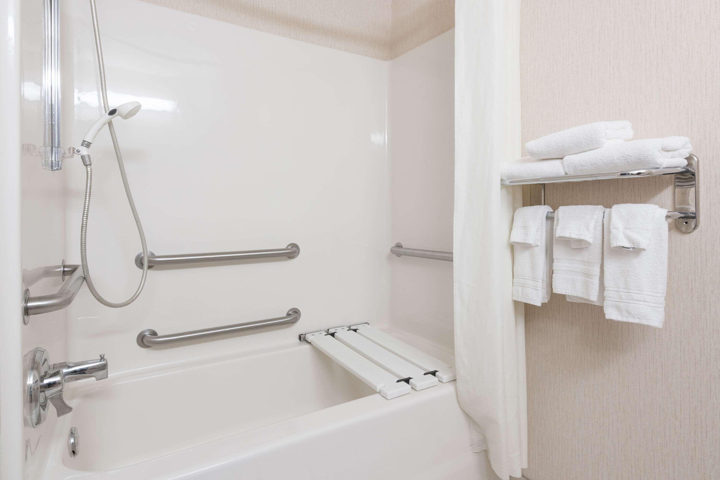 Fargo Airport Inn - photo 10