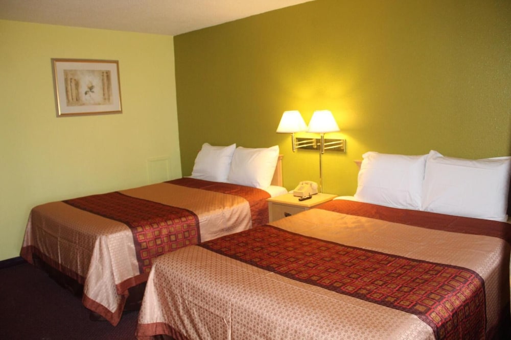 Hutchinson Inn - photo 11