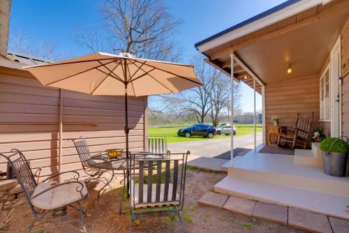Rusk Retreat with Fire Pit Grill and Countryside View — hotel in Rusk