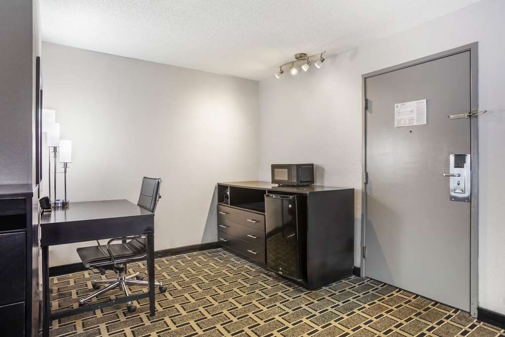 Comfort Suites Nashville Airport BNA - photo 25