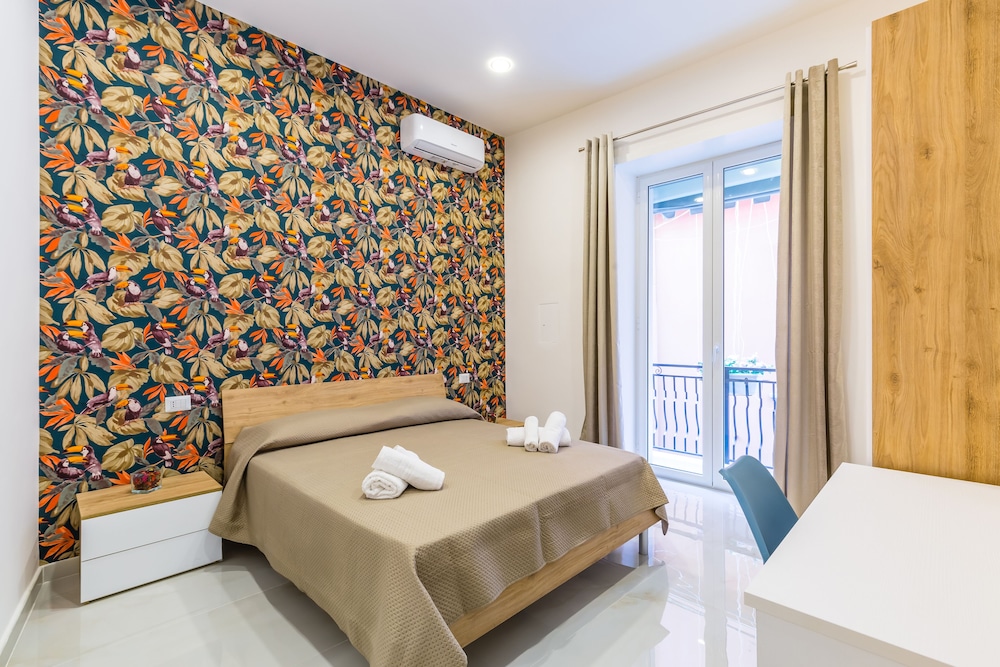 Toledo house Apartments — 4-Star Luxury Hotel in Naples, Italy