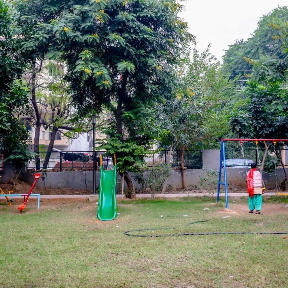 Lovely 1 bhk Serviced Apartment With Balcony