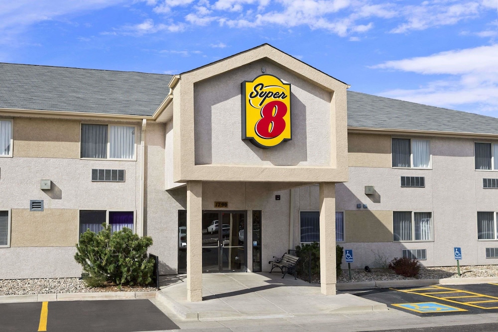 Super 8 by Wyndham Colorado Springs Airport - photo 2