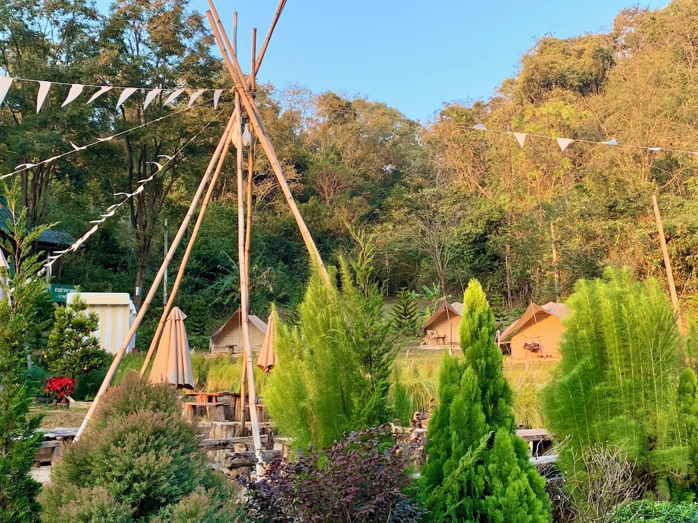 The Signature Valley Khao yai Campus - carbon neutral hotel in Pak Chong