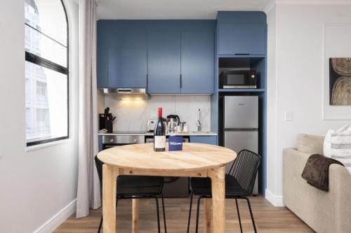 Modern City Studio in Venice House