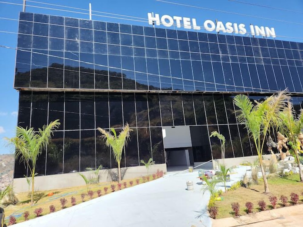 Hotel Oasis Inn