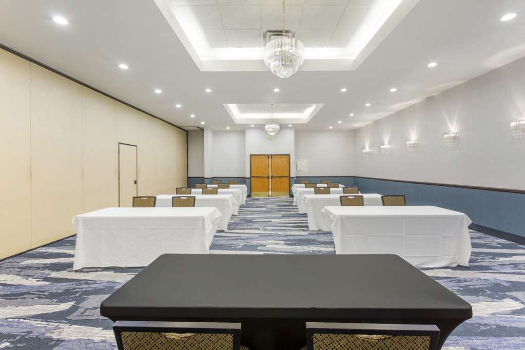 Comfort Suites Ogden Conference Center - photo 52