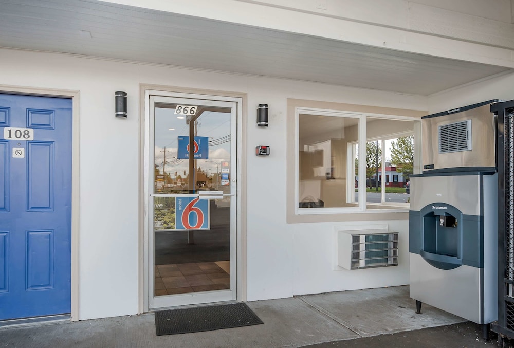 Motel 6 Burlington WA - photo 38
